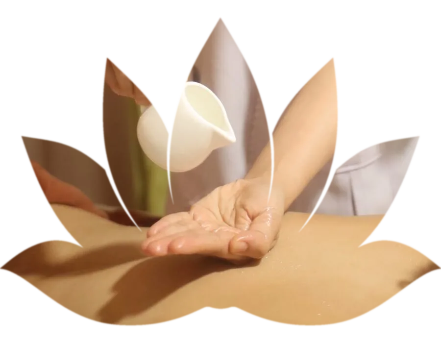 Massatge relaxant amb oli essencial a Mantra Thai Massage Barcelona
