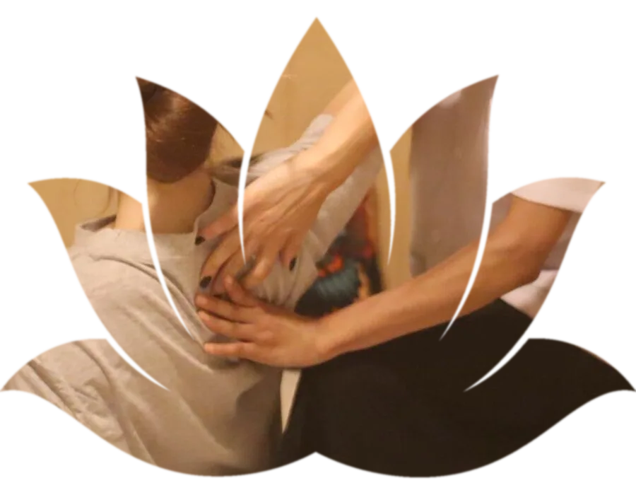 Massage pour les douleurs de nuque et d'épaules liées à l'ordinateur chez Mantra Thai Massage Barcelone
